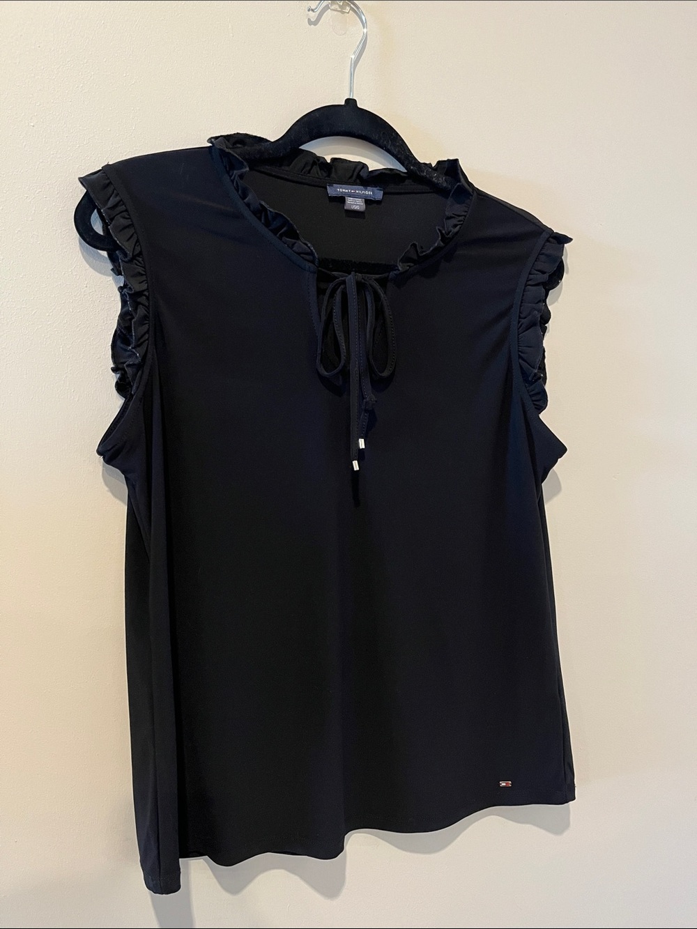Tommy Hilfiger Black Ruffle-Trim Tie-Neck Sleeveless Top